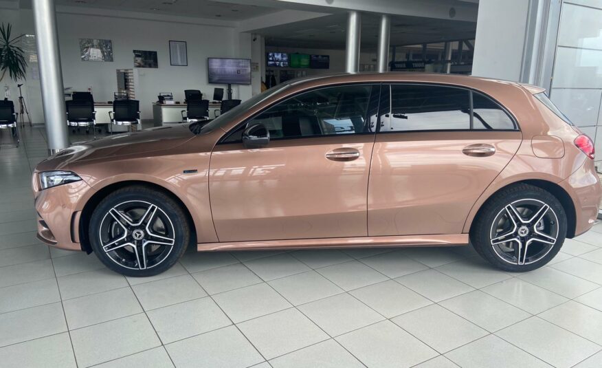 Mercedes Benz A 250 e Hybride Rose – Finition Metallique MON 2021 (10048) (652.000,00 MAD)
