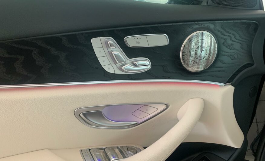 Mercedes Benz E 300 e Black MY 2021 (10090) (1.123.000,00 MAD)
