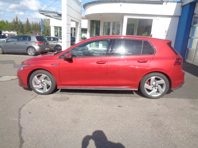 VW Golf 8 GTD 2.0 TDI MON 2021 SCR DSG Kings Rouge Tissu , Noir (10130) (510.000,00 MAD)