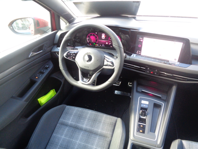VW Golf 8 GTD 2.0 TDI MON 2021 SCR DSG Kings Rouge Tissu , Noir (10130) (510.000,00 MAD)