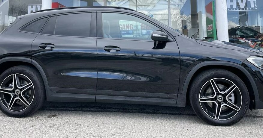 Mercedes Benz GLA 220 D Cosmos Noir Metal AC MON 2022 (10179) (730.000,00 MAD)